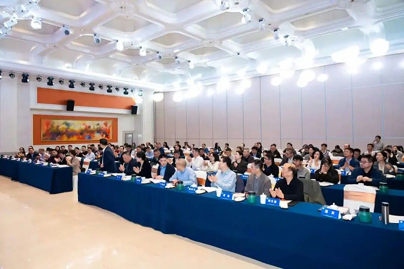 依斯倍受邀出席苏州市科技装备商会换届大会,荣膺理事单位开启新征程2 依斯倍受邀出席苏州市科技装备商会换届大会,荣膺理事单位开启新征程2