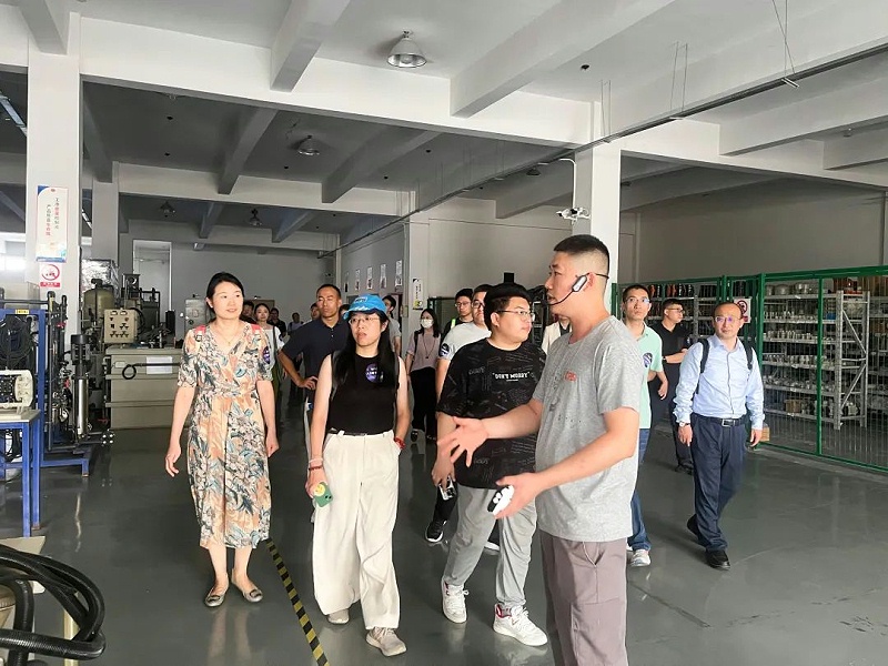 长三角智造双城汇走进依斯倍 (4)