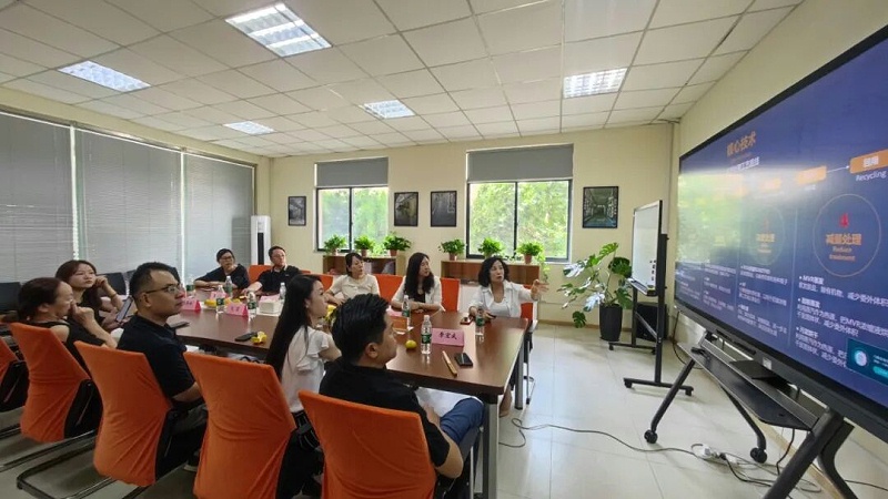 苏州新一代企业家商会走进依斯倍 (2)